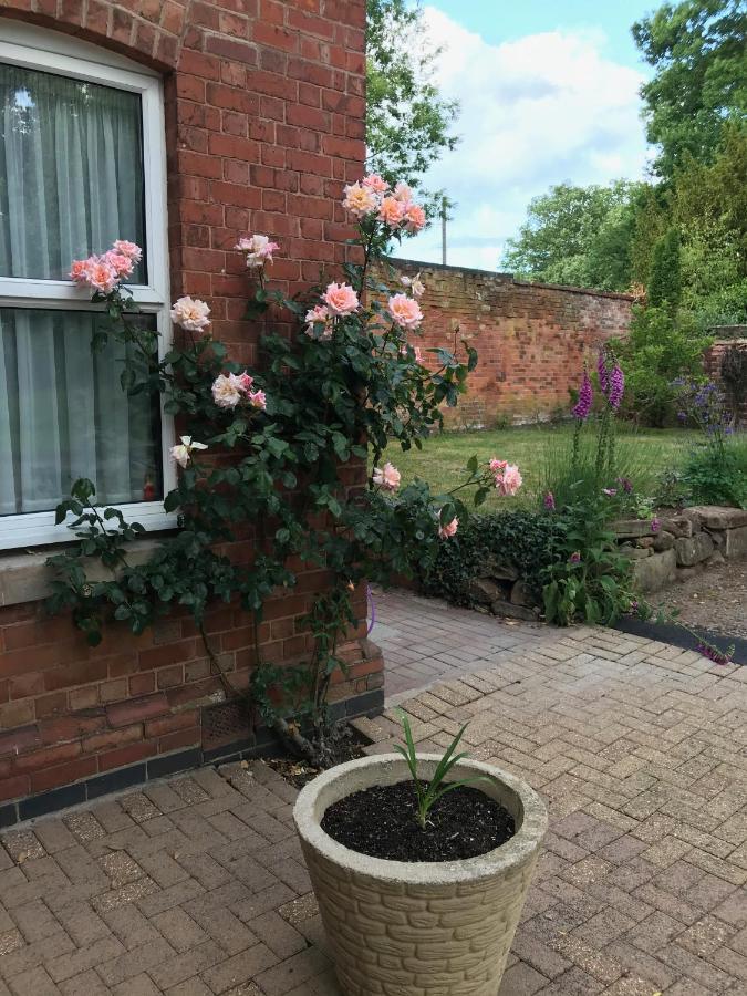 Coundon Lodge Coventry Exterior photo
