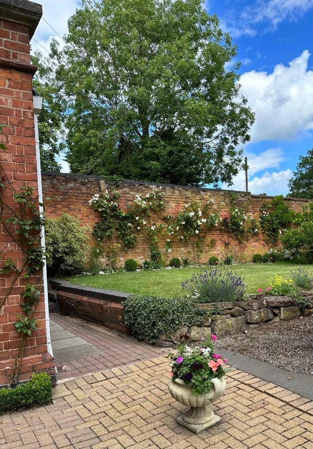 Coundon Lodge Coventry Exterior photo